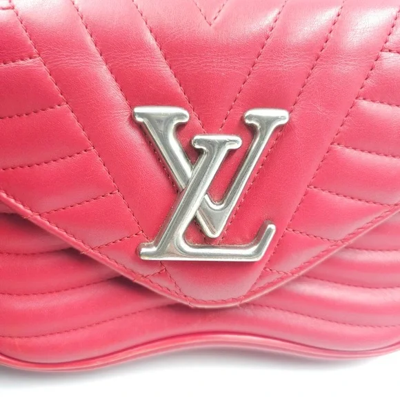 ✈️Sold! Louis Vuitton Red New wave Chain Crossbodybag (2018) - Picture 5 of 9